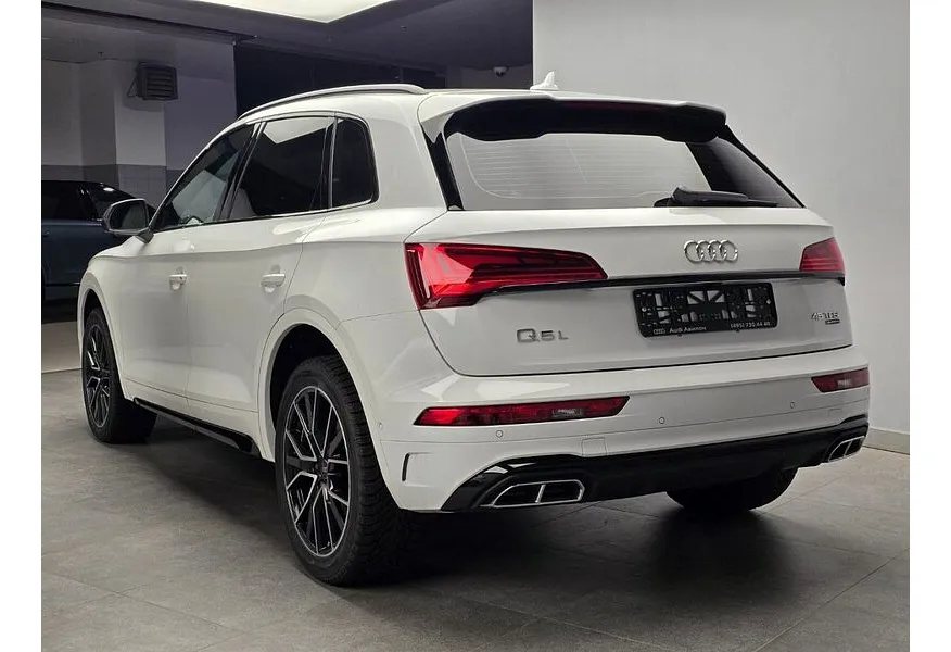 Audi Q5 L 2.0 TFSI S tronic quattro (245 л.с.) Luxury Dynamic Белый в АВИЛОН. Слайд №5
