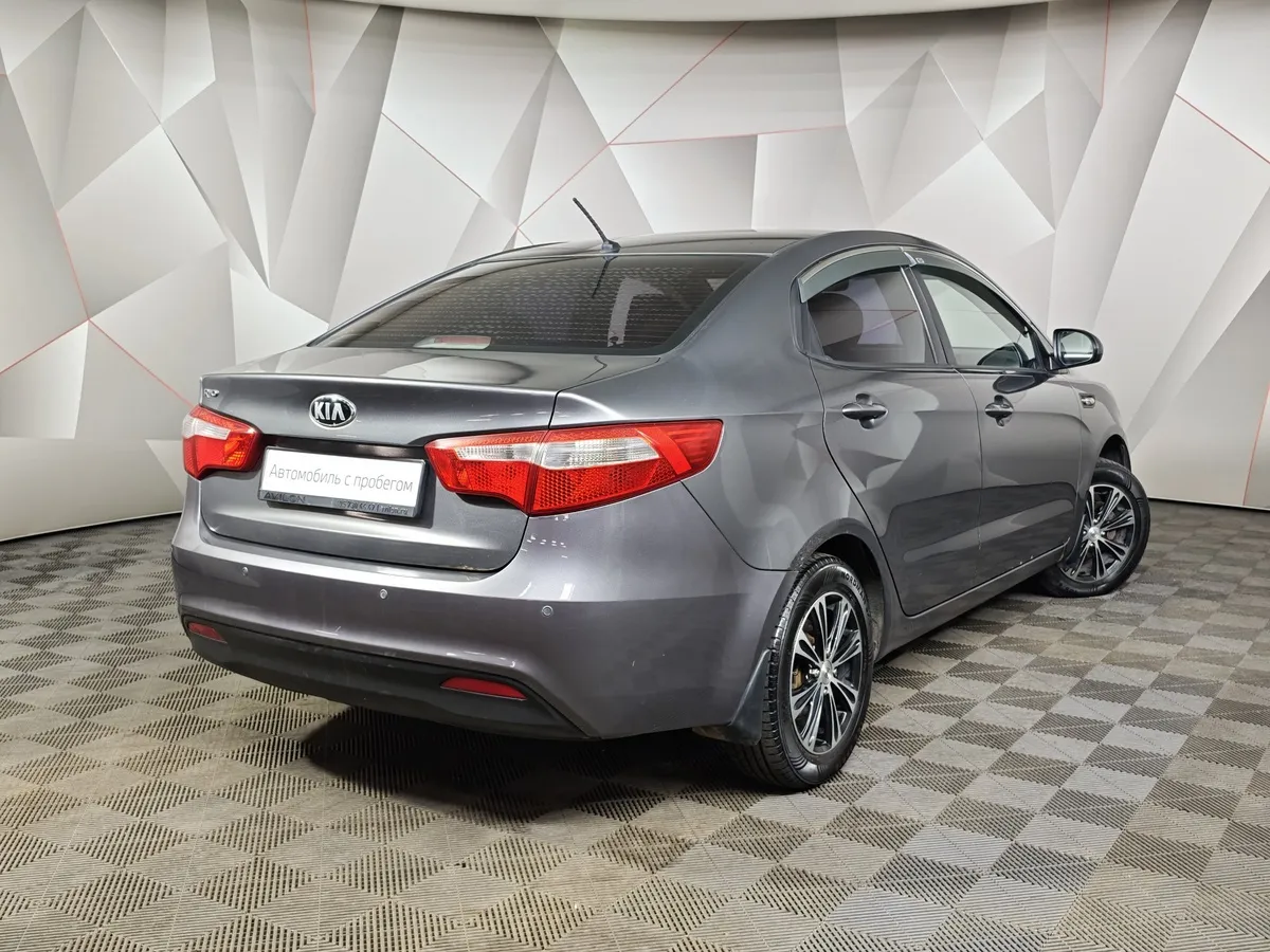 Kia Rio 1.6 MT (123 л.с.) Серый в АВИЛОН. Слайд №2