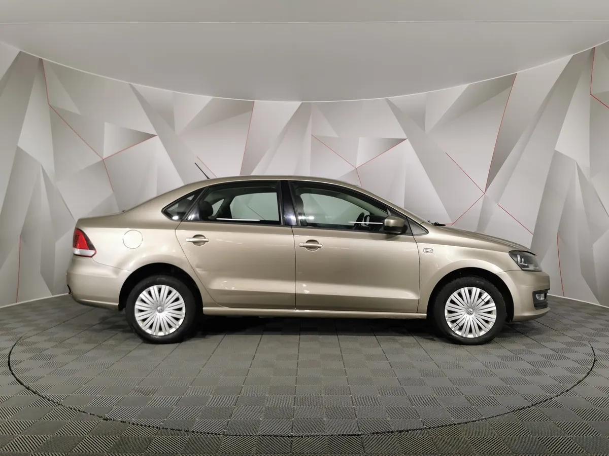 Volkswagen Polo 1.6 MPI AT (110 л.с.) Бежевый в АВИЛОН. Слайд №6