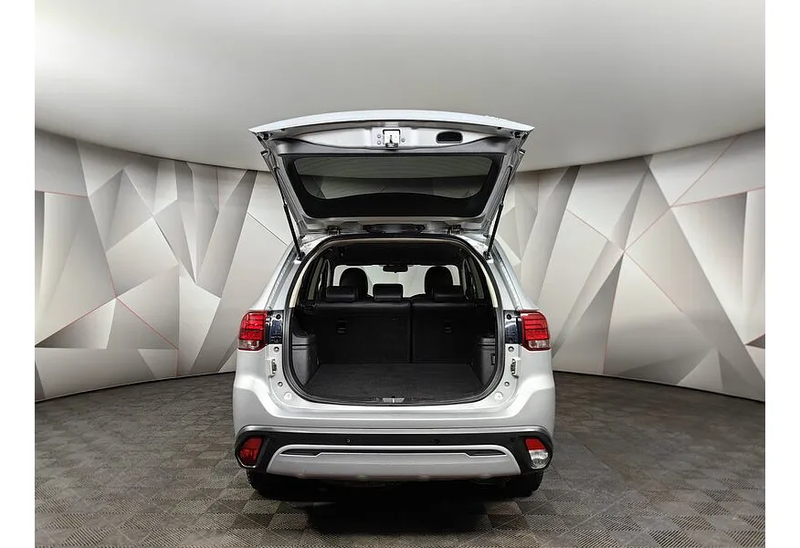Mitsubishi Outlander 2.0 CVT 4WD (146 л.с.) Серебристый в АВИЛОН. Слайд №12