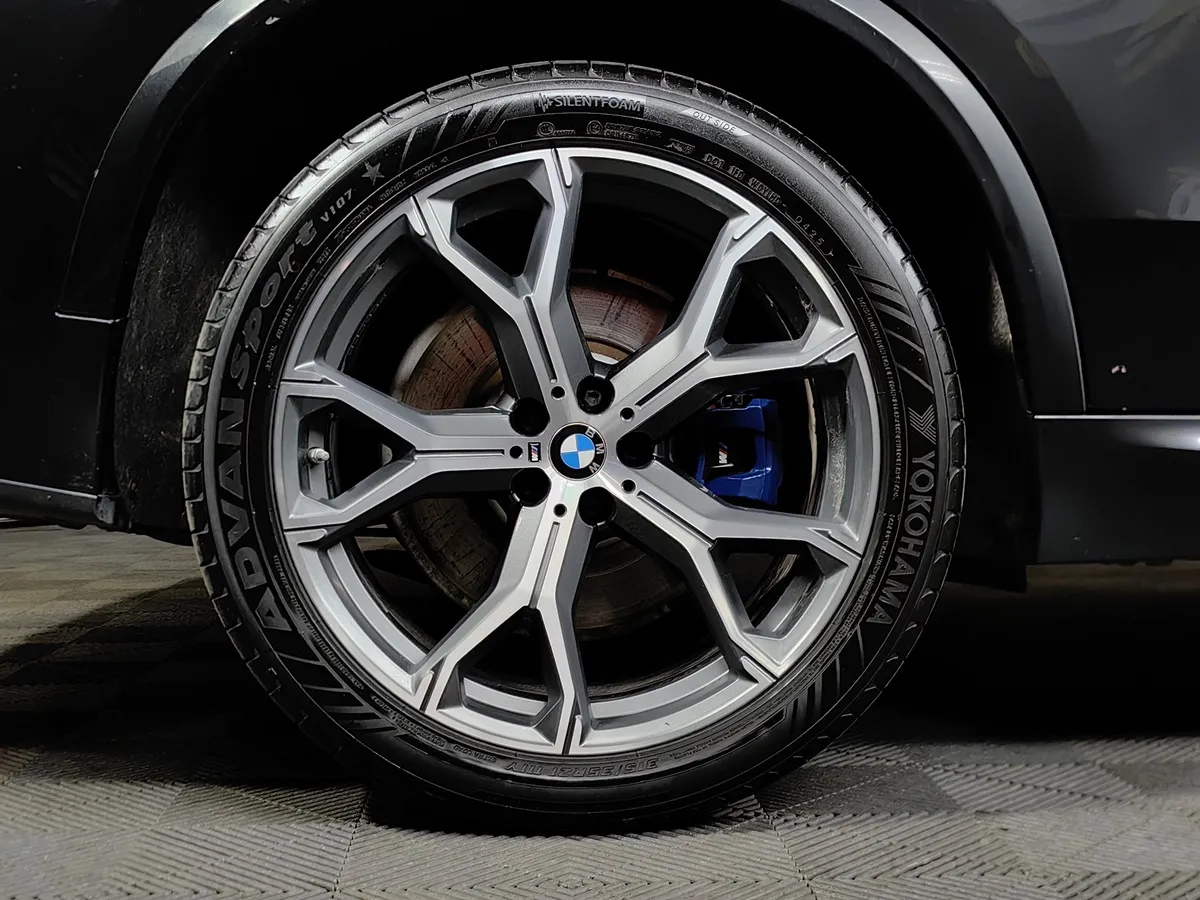 BMW X5 xDrive40d Steptronic (340 л.с.) Черный в АВИЛОН. Слайд №7