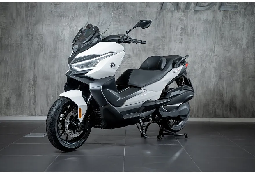 АВИЛОН - VOGE SR4 Max 350 см³ (28 л.с.) (28) 350 Белый - slide 0