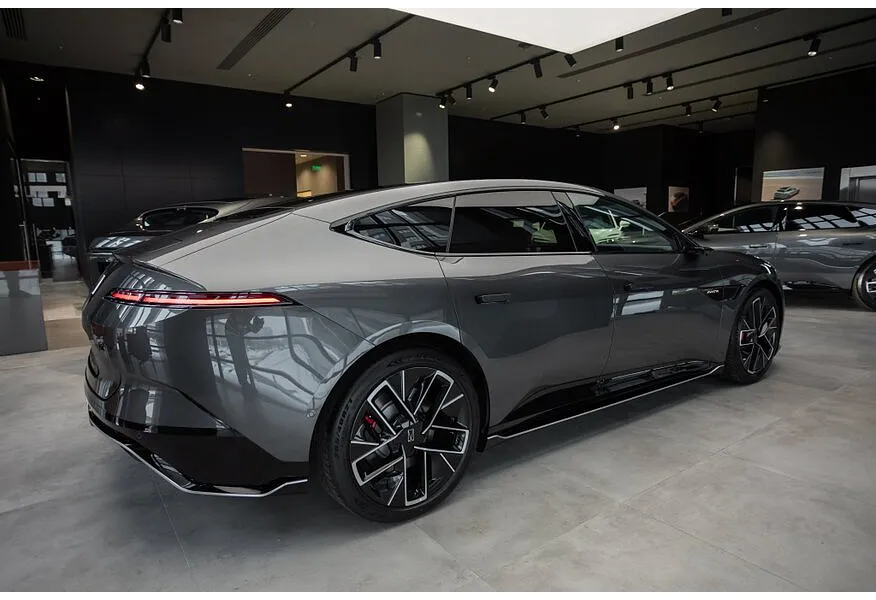 Avatr 12 AT 4WD (578 л.с.) Dual Motor Business Серый в АВИЛОН. Слайд №5