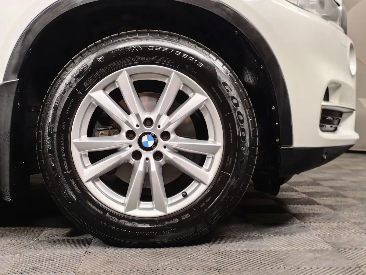 BMW X5 xDrive25d Steptronic (218 л.с.) Белый в АВИЛОН. Слайд №7