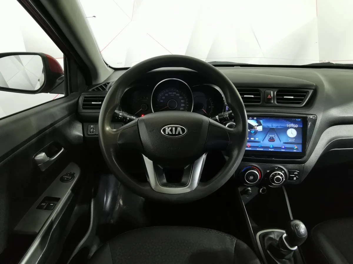 Kia Rio 1.6 MT (123 л.с.) Comfort Красный в АВИЛОН. Слайд №17