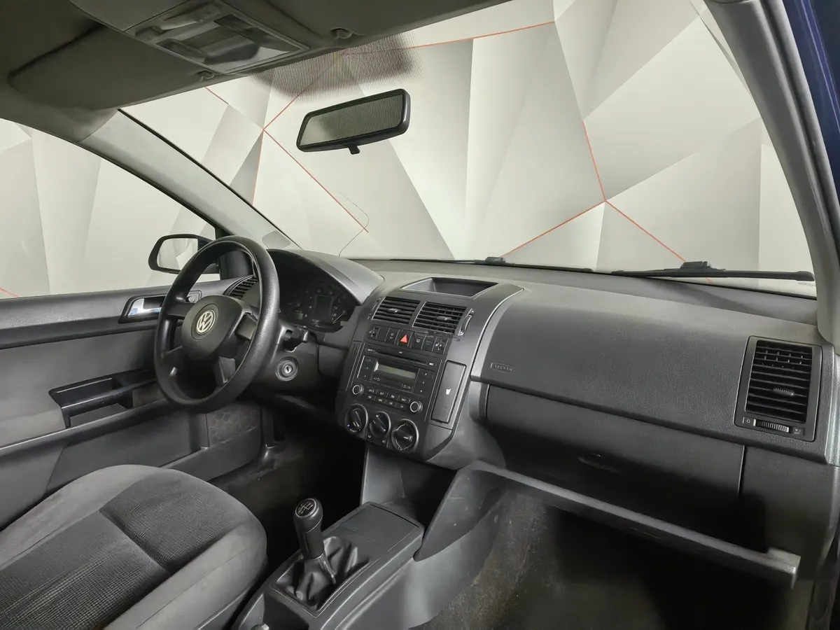 Volkswagen Polo 1.2 MT (60 л.с.) Trendline Синий в АВИЛОН. Слайд №10