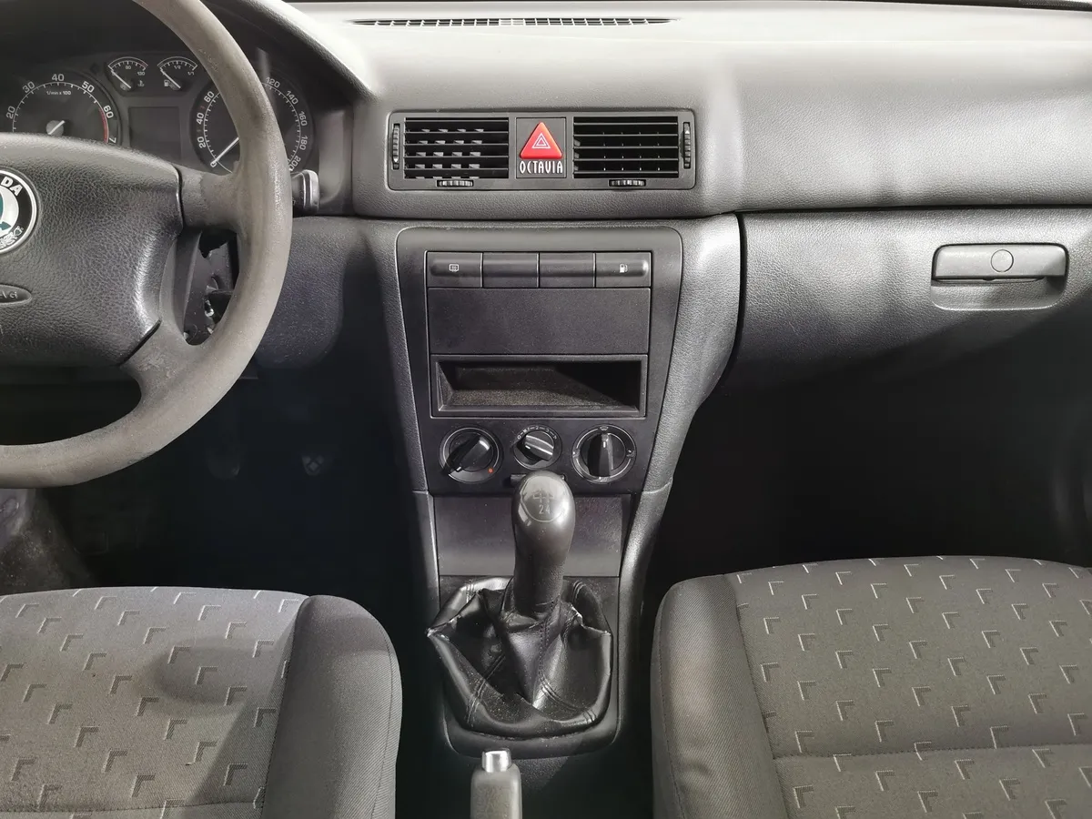 Skoda Octavia 1.4 MT (75 л.с.) Серый в АВИЛОН. Слайд №14