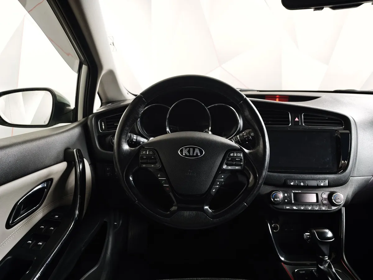 Kia Ceed 1.6 MPI AT (128 л.с.) Comfort Серебристый в АВИЛОН. Слайд №20