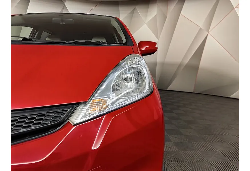 Honda Fit 1.3 CVT (100 л.с.) Красный в АВИЛОН. Слайд №10