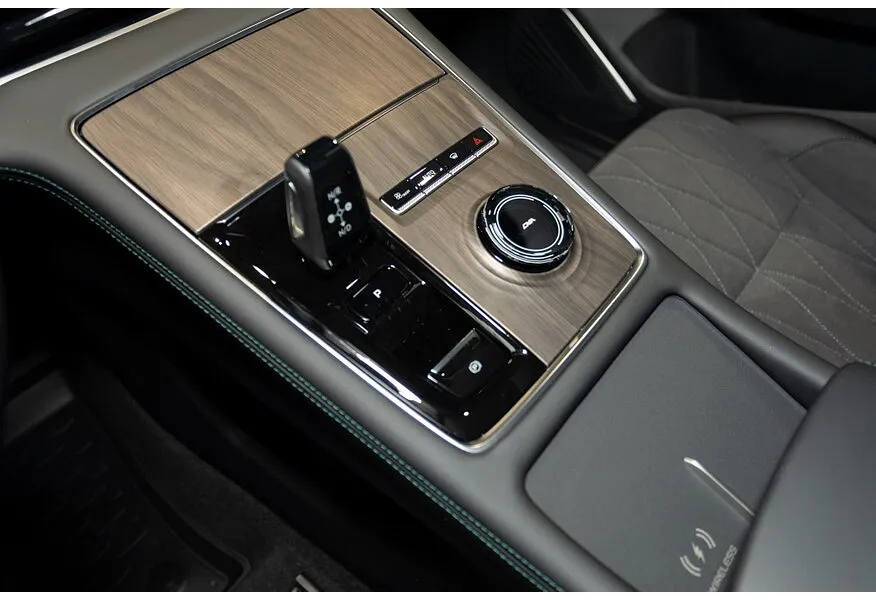 Geely Monjaro 2.0T 8AT 4WD (238 л.с.) Flagship Зеленый в АВИЛОН. Слайд №20