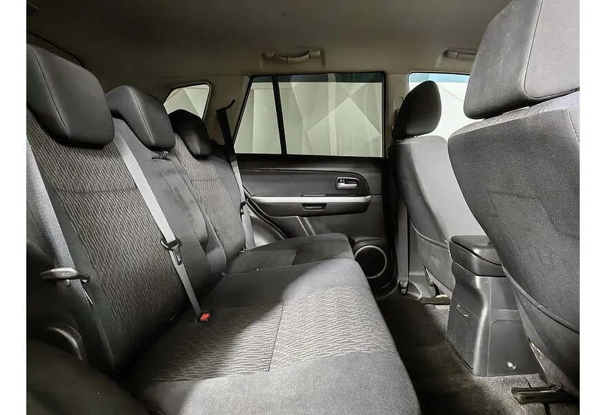 Suzuki Grand Vitara 2.0 MT AWD (140 л.с.) Белый в АВИЛОН. Слайд №16