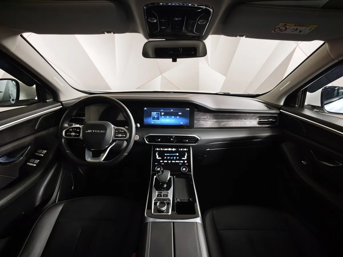 JETOUR X90 Plus 1.6T 7DCT 2WD (190 л.с.) Luxury Белый в АВИЛОН. Слайд №13