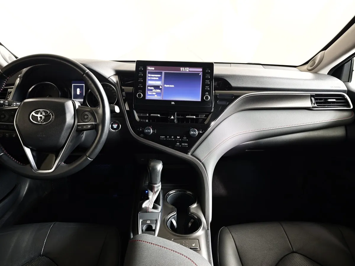 Toyota Camry 2.5 AT (200 л.с.) GR-SPORT Черный в АВИЛОН. Слайд №15