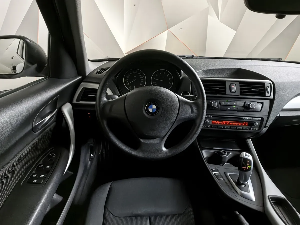 BMW 1 серия 116i AT (136 л.с.) Черный в АВИЛОН. Слайд №15