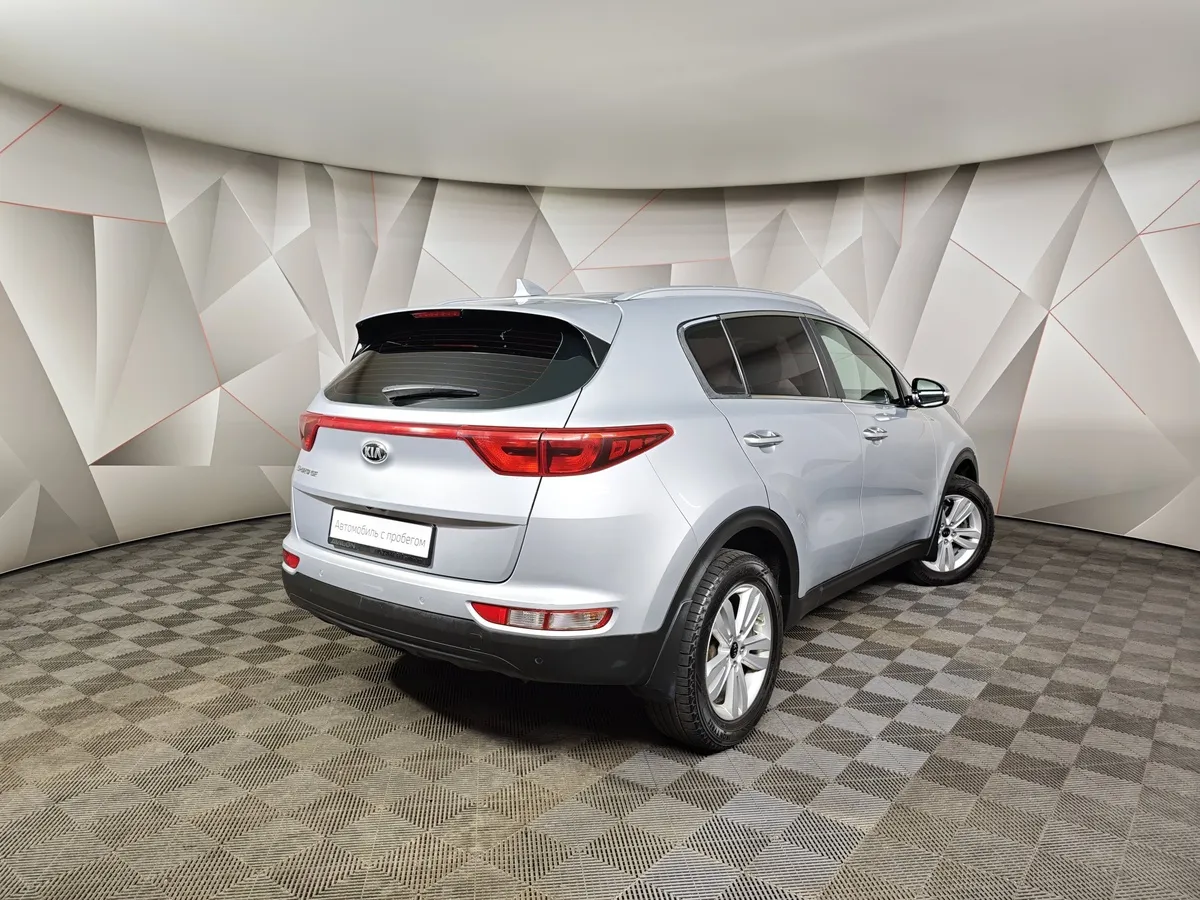 Kia Sportage 2.0 AT (150 л.с.) Серебристый в АВИЛОН. Слайд №2