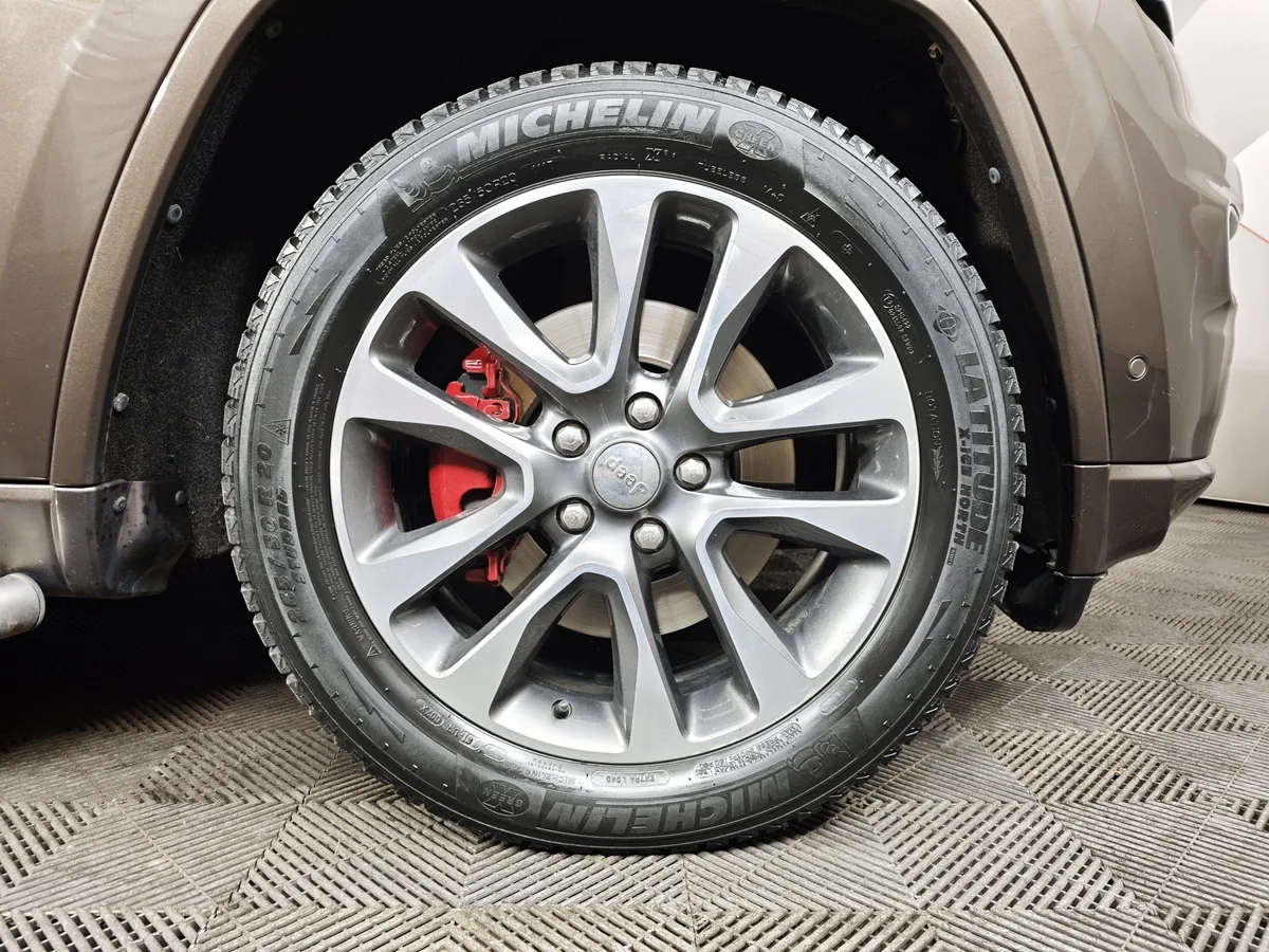 Jeep Grand Cherokee 3.6 AT AWD (286 л.с.) Overland Коричневый в АВИЛОН. Слайд №9