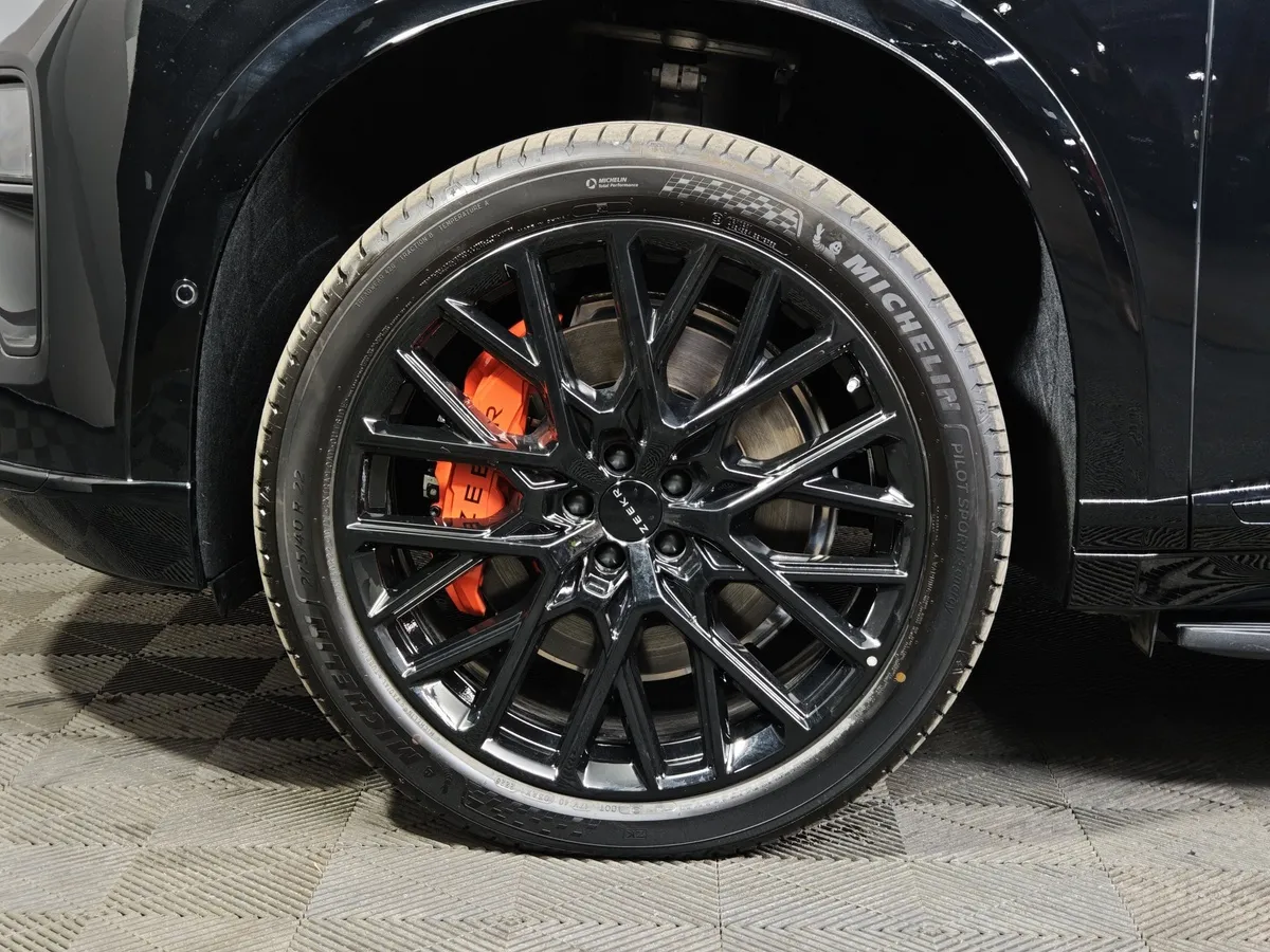 Zeekr 8X 2.0h AT 4WD (898 л.с.) Ultra+ Черный в АВИЛОН. Слайд №9