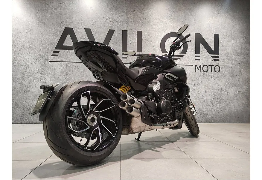 Ducati Diavel V4 1158 см³ (168 л.с.) (168) 1158 Черный в АВИЛОН. Слайд №6