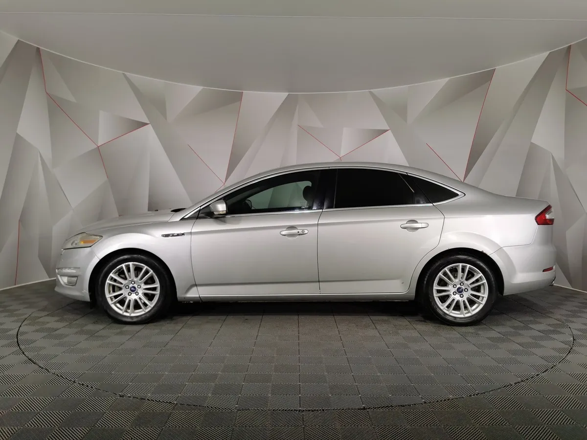 Ford Mondeo 2.0 EcoBoost PowerShift (200 л.с.) Titanium Black Серебристый в АВИЛОН. Слайд №5