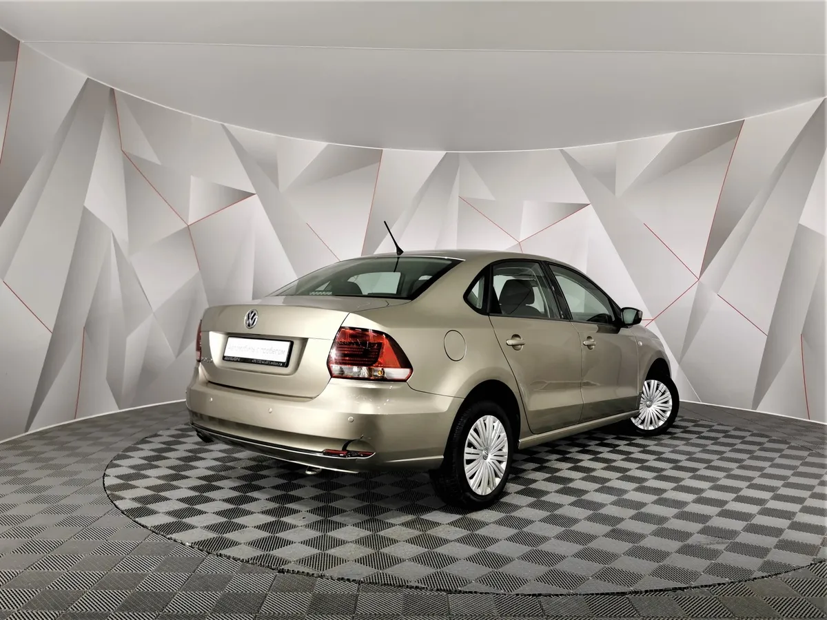 Volkswagen Polo 1.6 MPI AT (110 л.с.) Бежевый в АВИЛОН. Слайд №2
