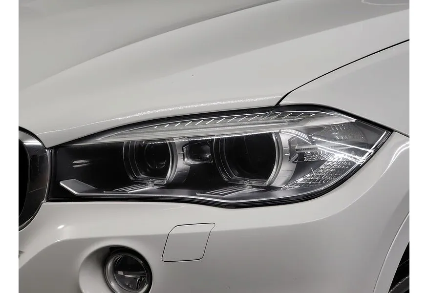 BMW X5 xDrive35i Steptronic (306 л.с.) Белый в АВИЛОН. Слайд №8