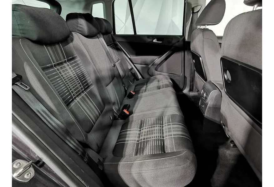 Volkswagen Tiguan 1.4 TSI BlueMotion DSG (150 л.с.) Avenue Серый в АВИЛОН. Слайд №12
