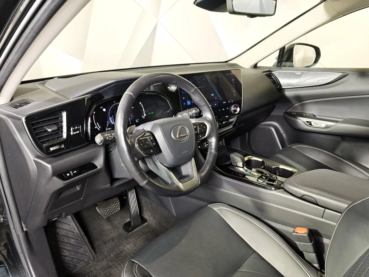 Lexus NX 2.5 AT AWD (200 л.с.) Luxury Черный в АВИЛОН. Слайд №19