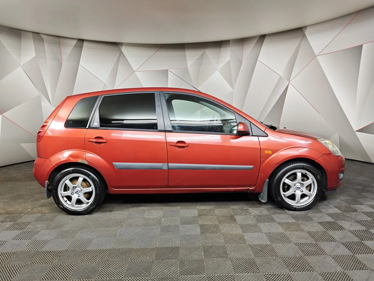 Ford Fiesta 1.6 Flex MT (100 л.с.) Красный в АВИЛОН. Слайд №6