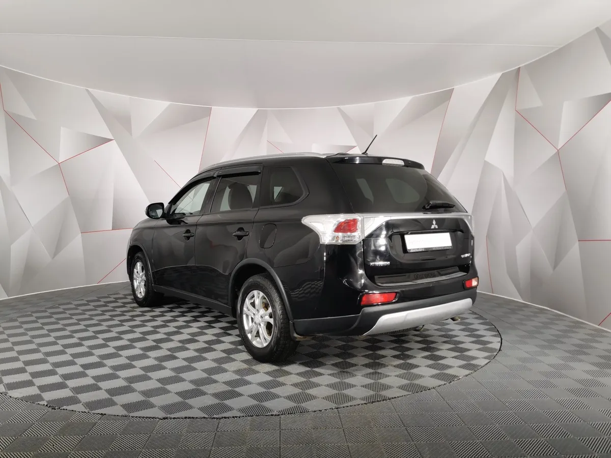 Mitsubishi Outlander 2.0 CVT 4WD (146 л.с.) Черный в АВИЛОН. Слайд №4