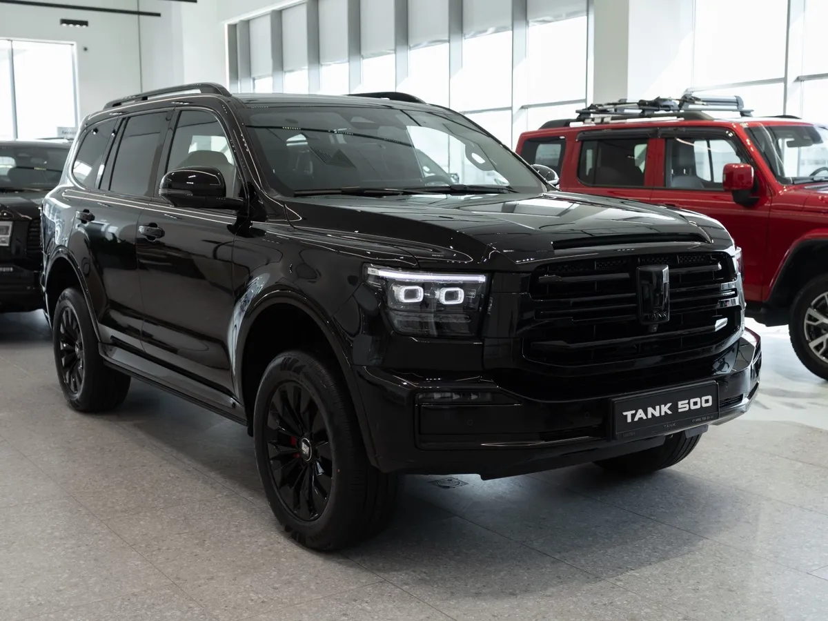 TANK 500 3.0 Turbo V6 AT 4WD (354 л.с.) Оникс Черный в АВИЛОН. Слайд №2
