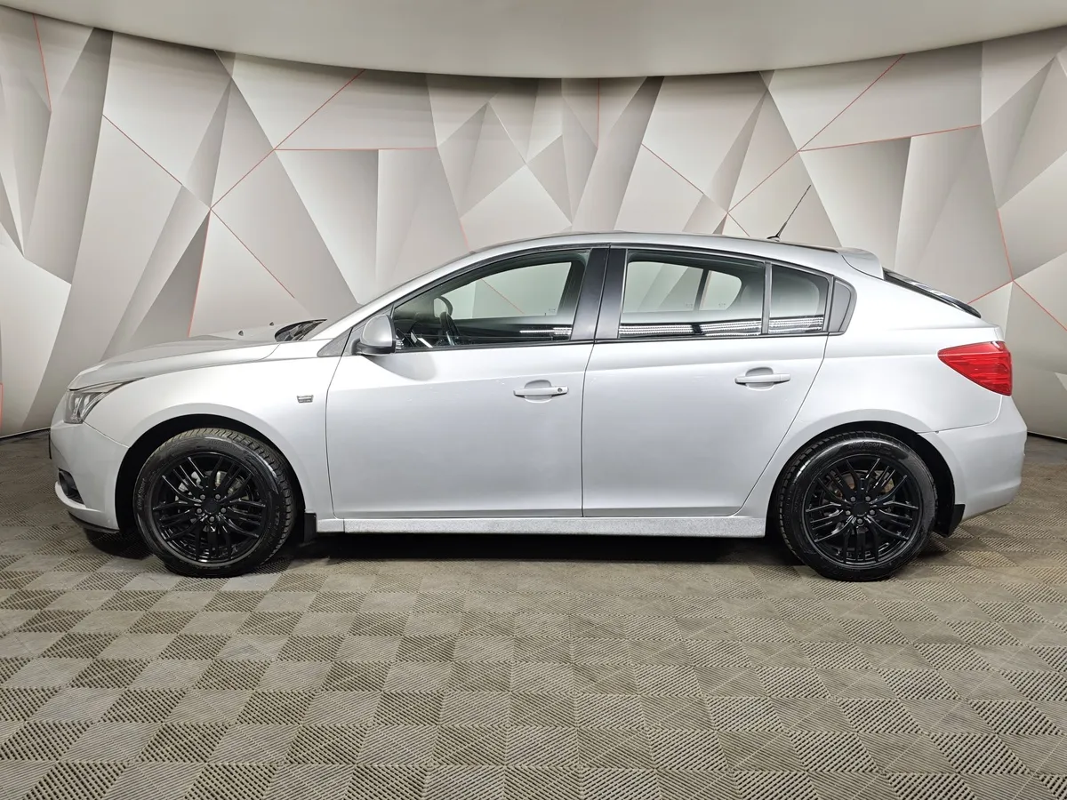 Chevrolet Cruze 1.6 MT (109 л.с.) Серебристый в АВИЛОН. Слайд №5
