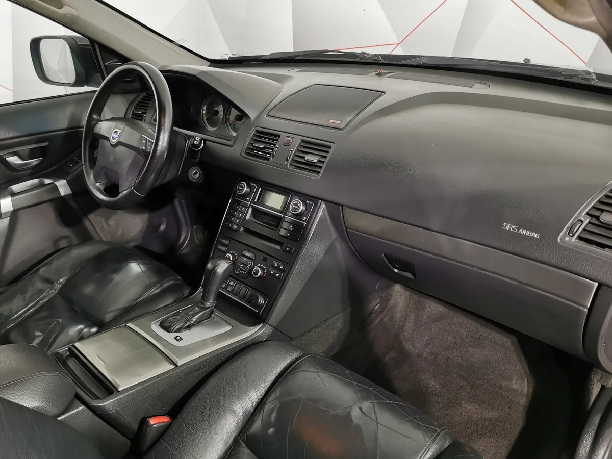 Volvo XC90 2.5 T5 Geartronic AWD (5 мест) (210 л.с.) Черный в АВИЛОН. Слайд №12