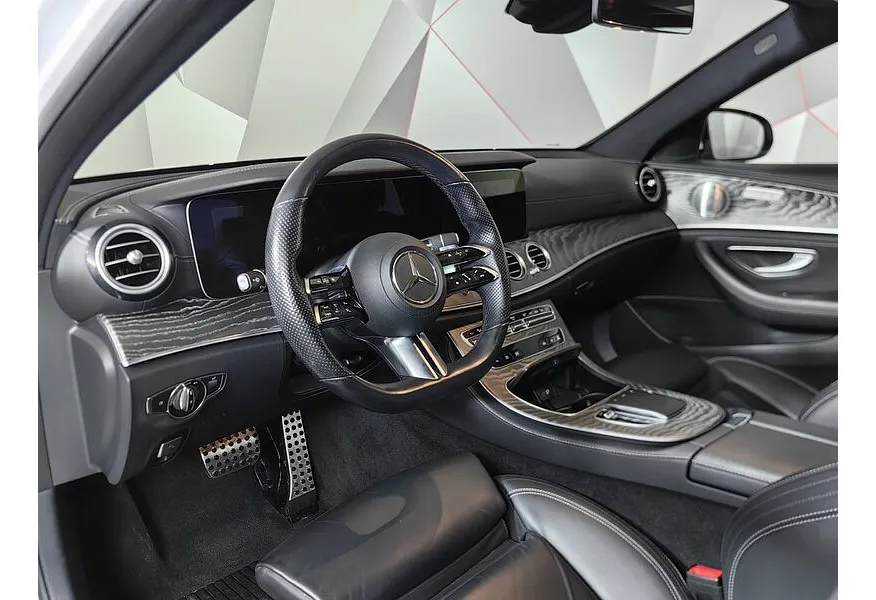 Mercedes-Benz E-Класс E 350 4MATIC 9G-TRONIC (299 л.с.) Белый в АВИЛОН. Слайд №19