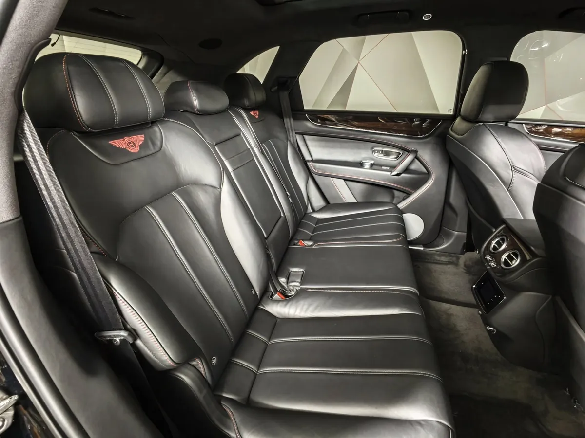 Bentley Bentayga 6.0 AT AWD (608 л.с.) Черный в АВИЛОН. Слайд №15