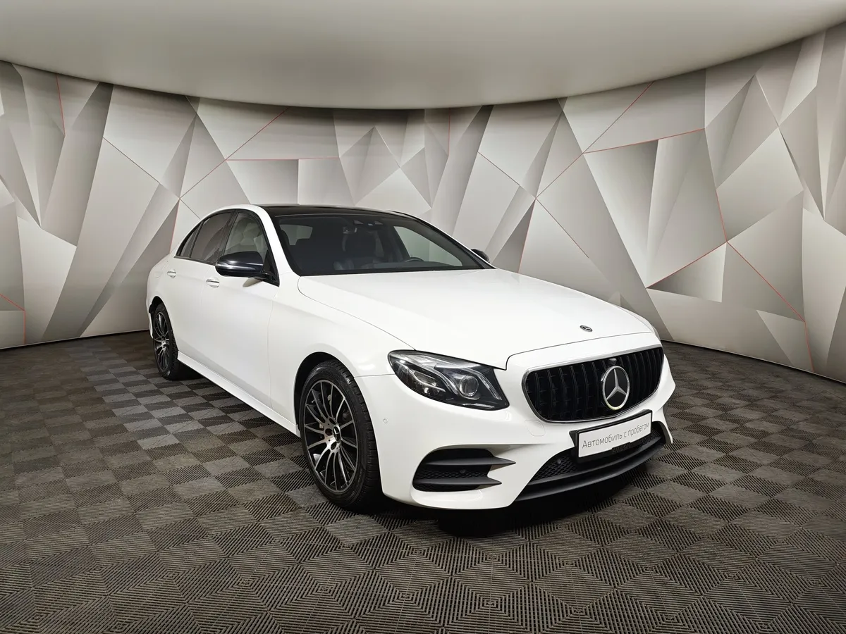 Mercedes-Benz E-Класс E 300 9G-TRONIC (245 л.с.) Sport Plus Белый в АВИЛОН. Слайд №3