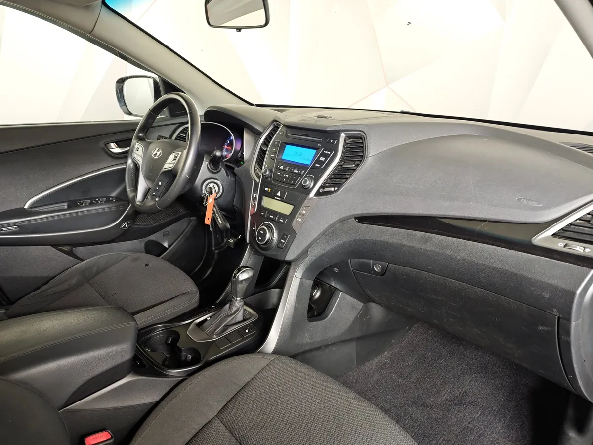 Hyundai Santa Fe 2.4 AT 4WD (175 л.с.) Comfort Серебристый в АВИЛОН. Слайд №13