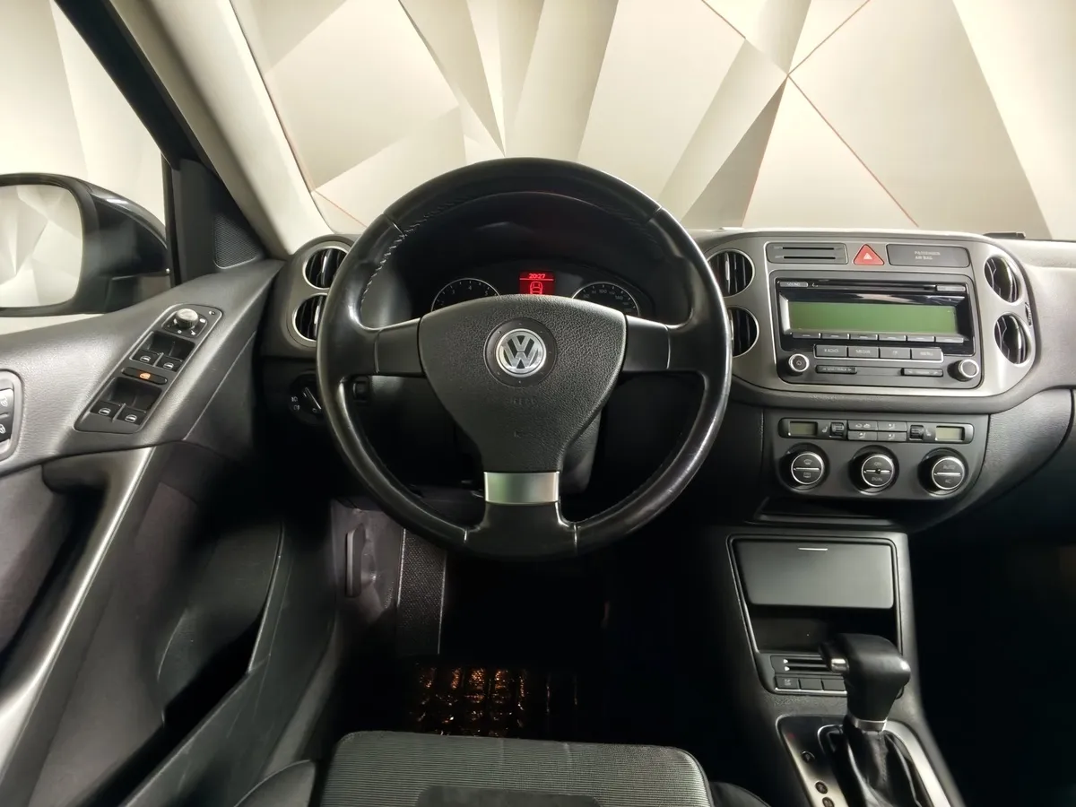 Volkswagen Tiguan 2.0 TSI 4Motion AT (170 л.с.) Track & Field Черный в АВИЛОН. Слайд №18