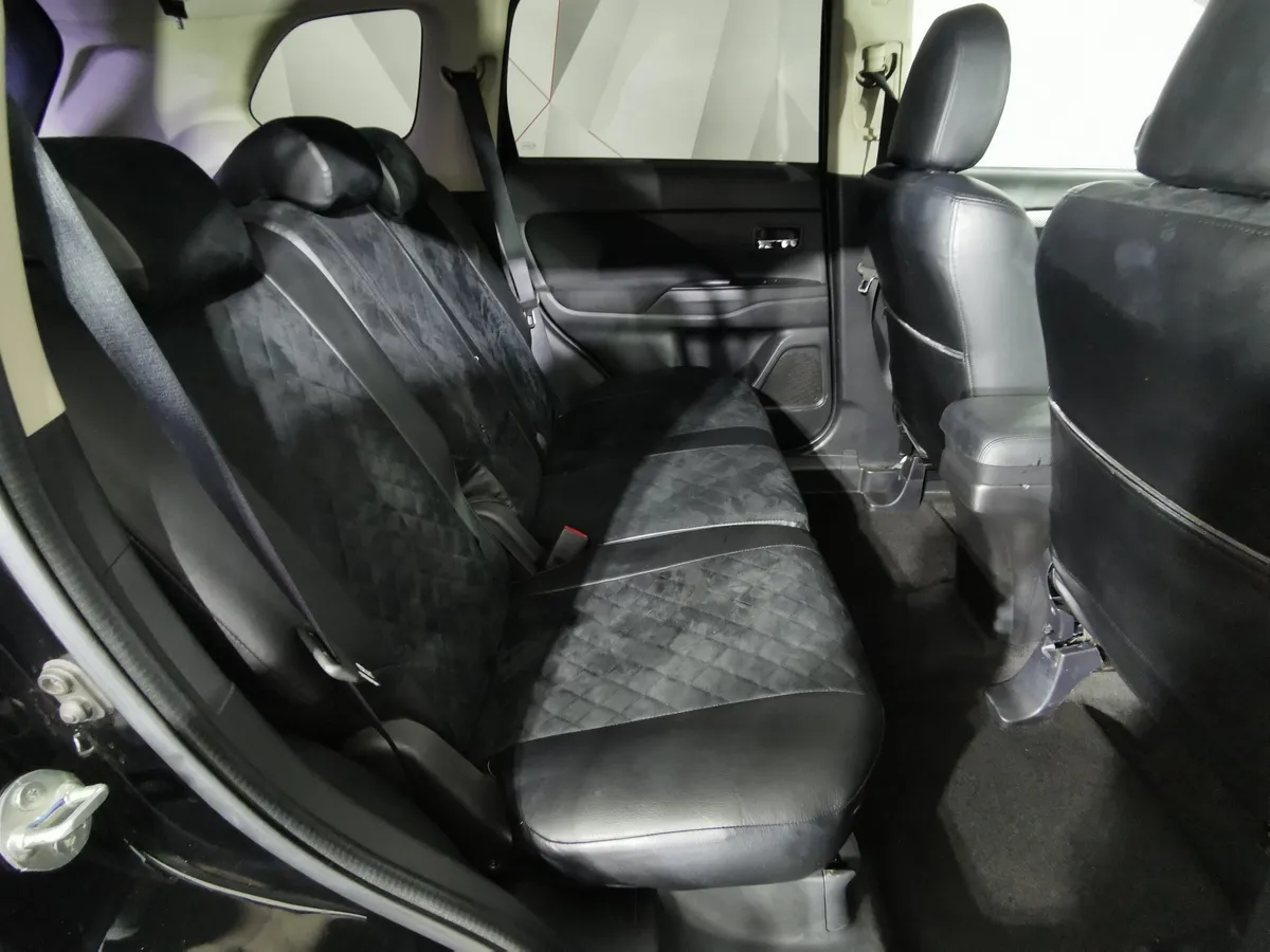 Mitsubishi Outlander 2.0 CVT 4WD (146 л.с.) Черный в АВИЛОН. Слайд №15