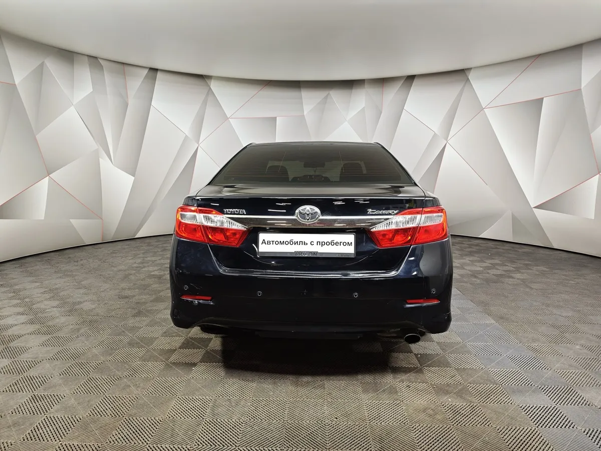 Toyota Camry 2.5 AT (181 л.с.) Стандарт Черный в АВИЛОН. Слайд №8