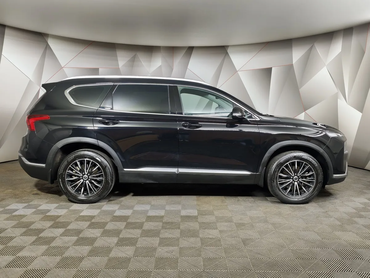 Hyundai Santa Fe 2.5 AWD 6AT (180 л.с.) High-Tech Черный в АВИЛОН. Слайд №6