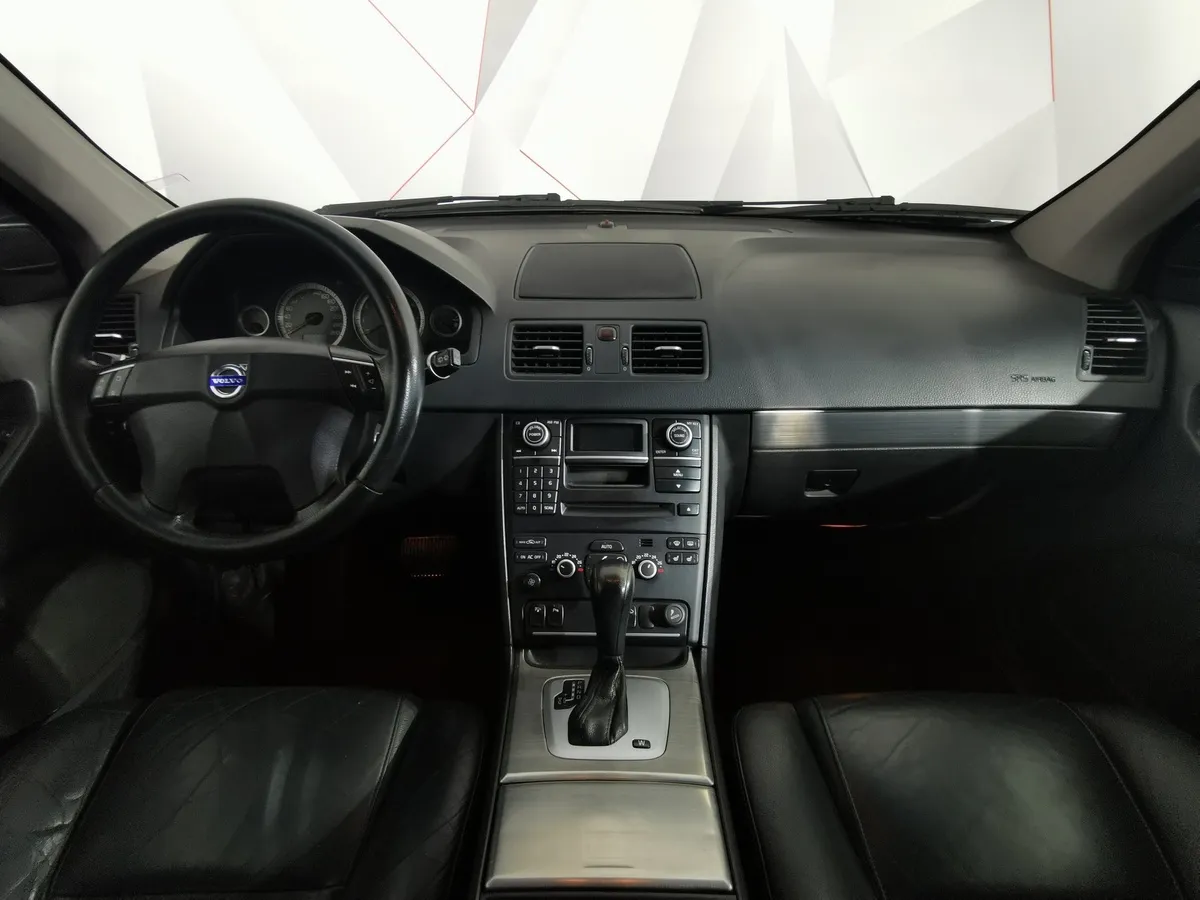 Volvo XC90 2.5 T5 Geartronic AWD (5 мест) (210 л.с.) Черный в АВИЛОН. Слайд №13