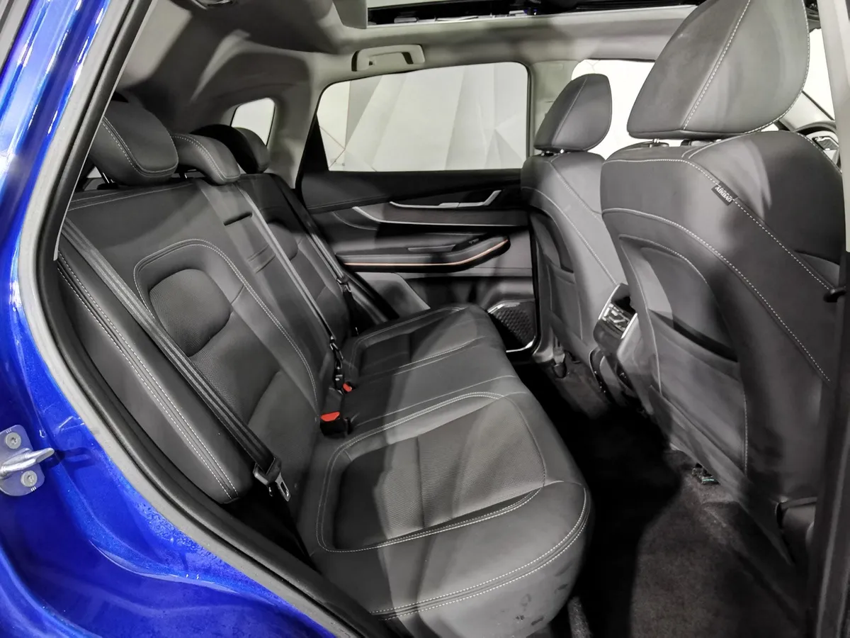 EXEED LX 1.6T 7DCT 4WD (150 л.с.) Premium Синий в АВИЛОН. Слайд №17