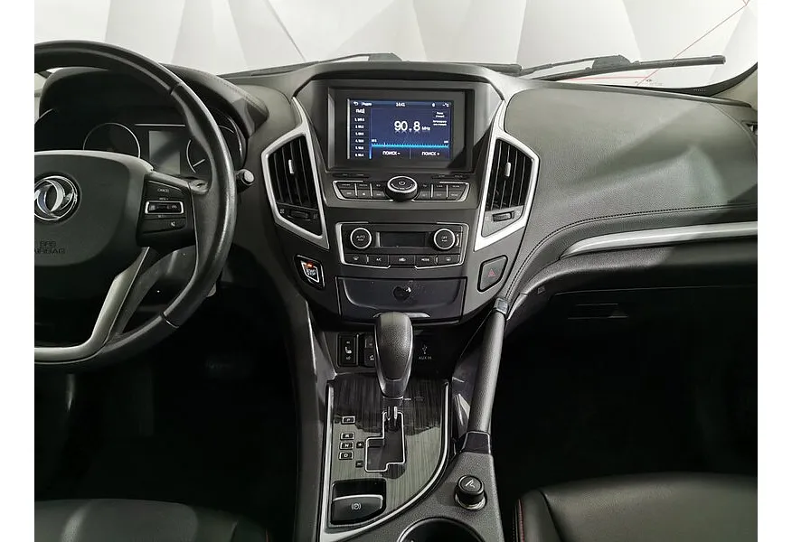 Dongfeng AX7 2.0 AТ CVVT (140 л.с.) Белый в АВИЛОН. Слайд №15