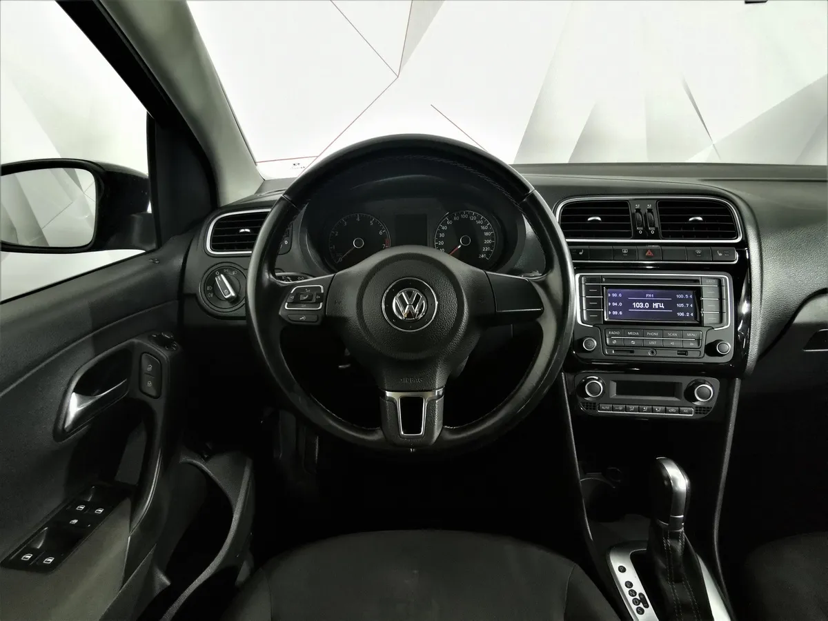 Volkswagen Polo 1.6 MPI AT (110 л.с.) Highline Коричневый в АВИЛОН. Слайд №18