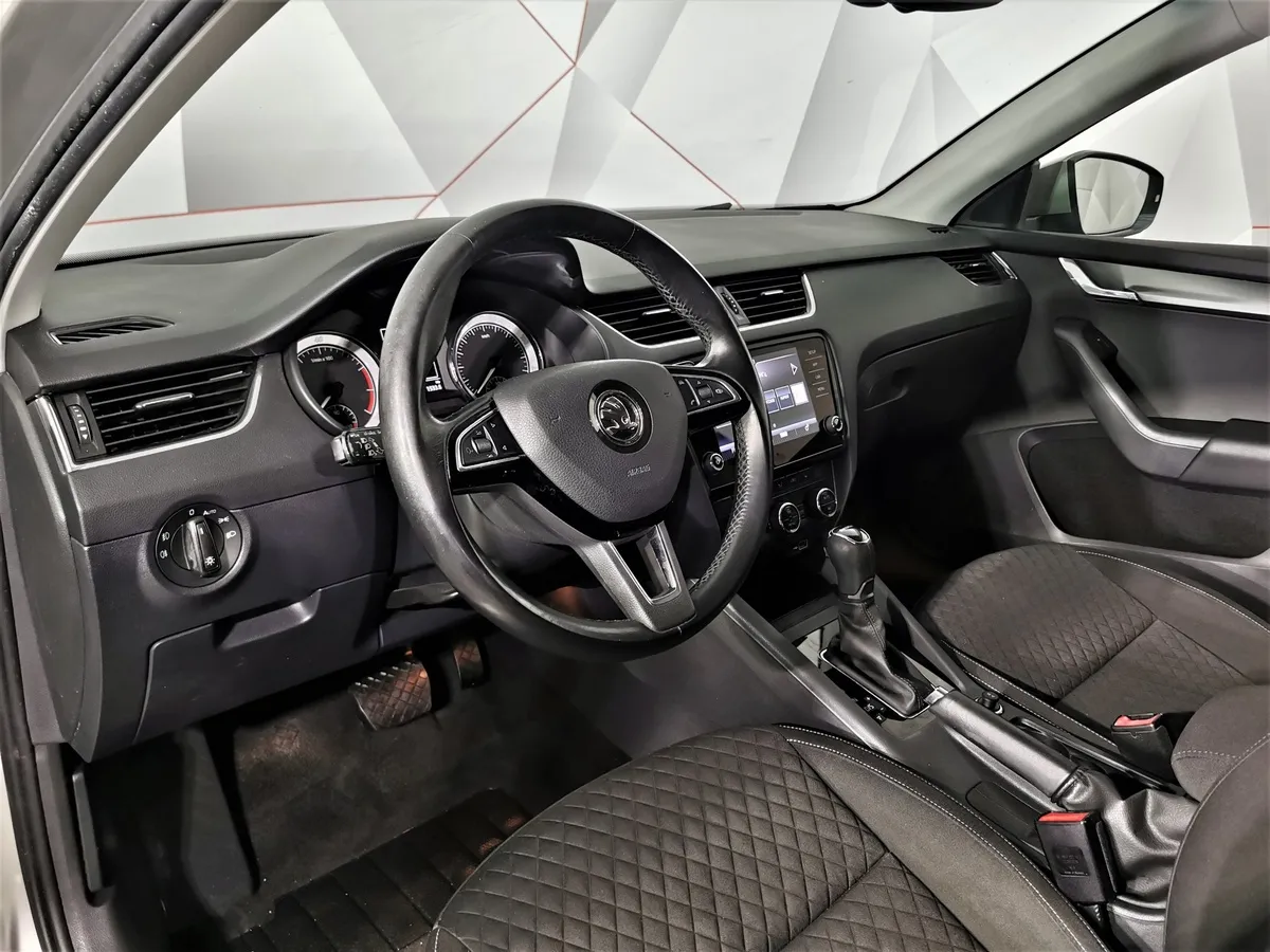 Skoda Octavia 1.6 MPI AT (110 л.с.) Бежевый в АВИЛОН. Слайд №18