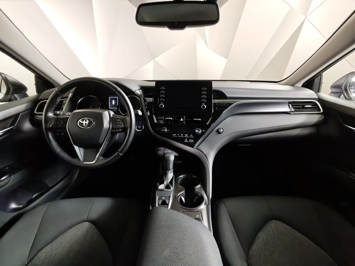 Toyota Camry 2.0 AT (150 л.с.) Белый в АВИЛОН. Слайд №14