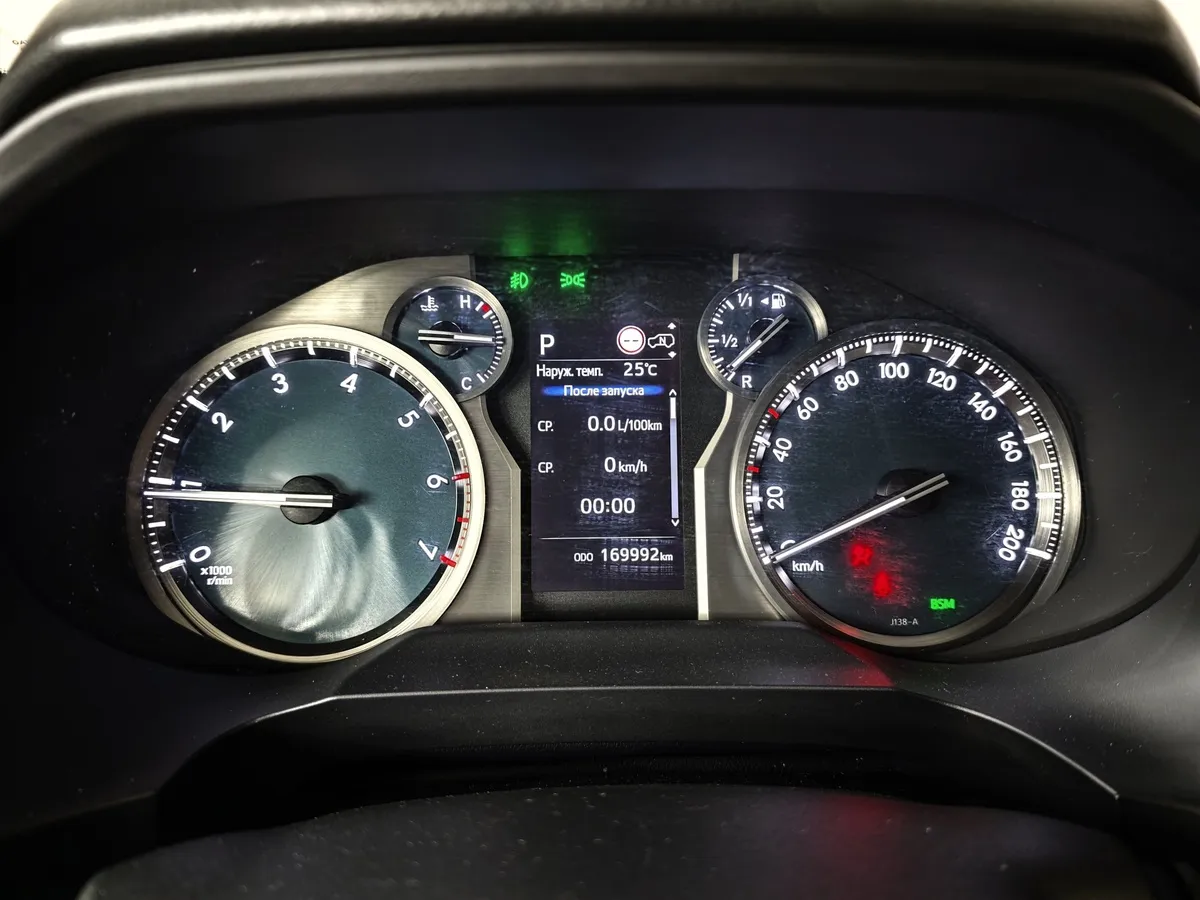 Toyota Land Cruiser Prado 4.0 AT AWD (249 л.с.) Белый в АВИЛОН. Слайд №17