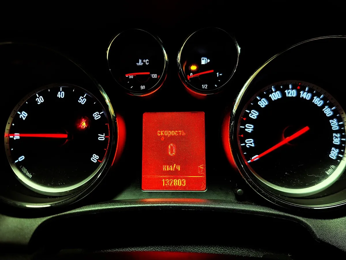 Opel Astra 1.6 MT (115 л.с.) Белый в АВИЛОН. Слайд №17