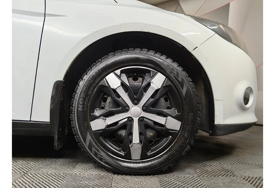 Ford Focus 1.6 MT (125 л.с.) Trend Белый в АВИЛОН. Слайд №9