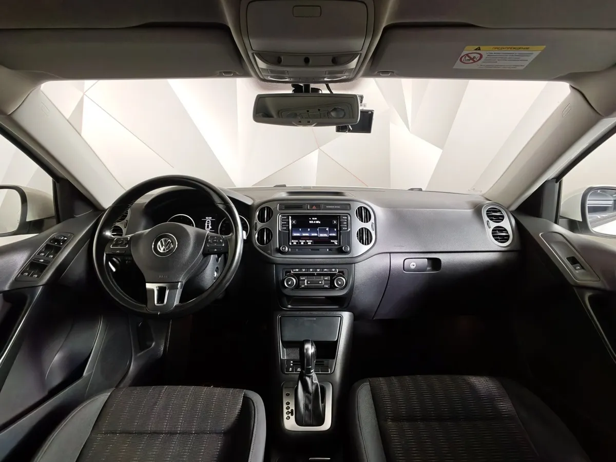 Volkswagen Tiguan 2.0 TSI 4Motion AT (170 л.с.) Track & Field Белый в АВИЛОН. Слайд №13